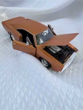 1969 Dodge Charger RT Diecast Car 1 18 Scale Racing Champions Vintage
